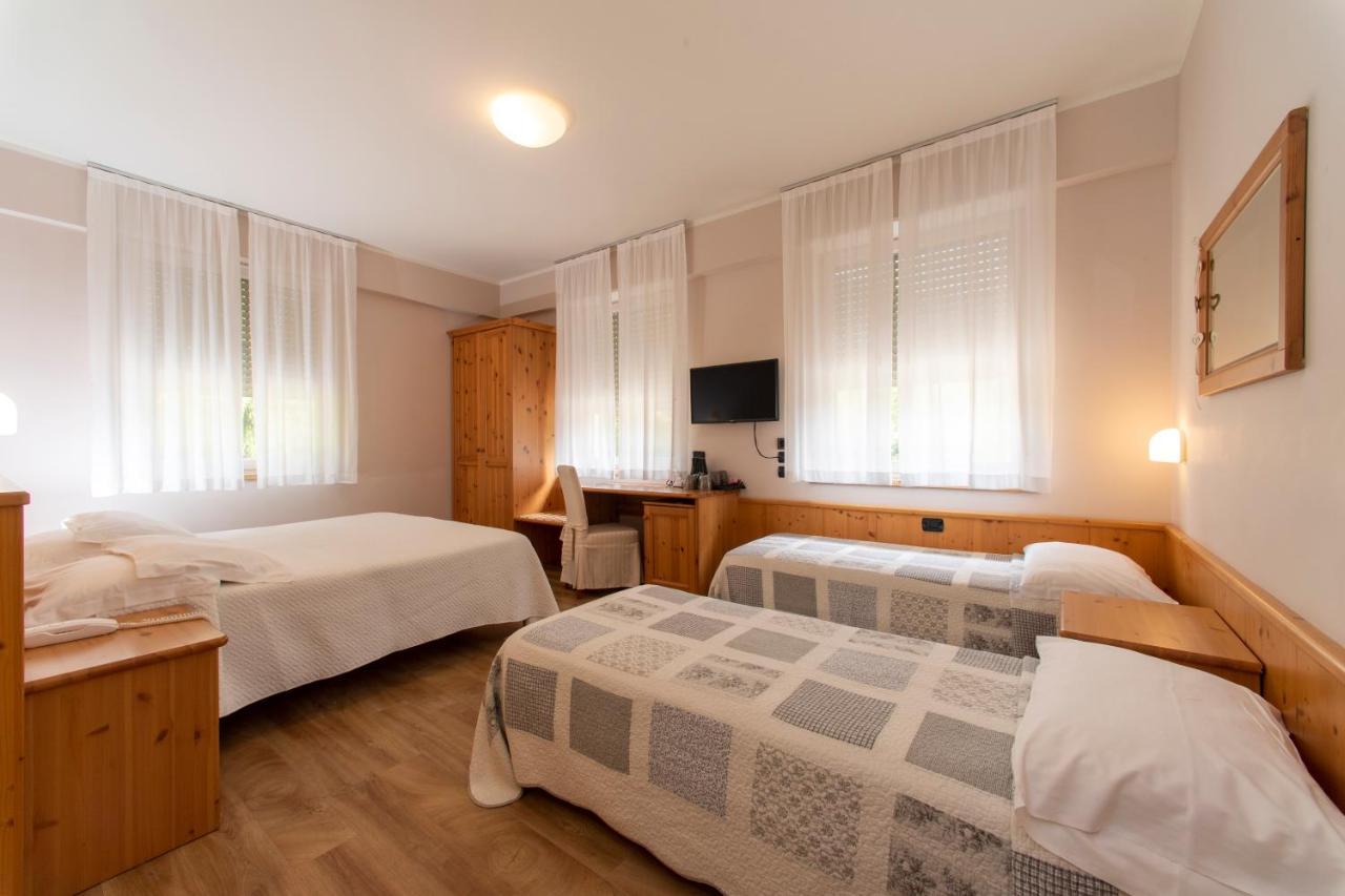 Hotel Lilla' Terlago Eksteriør bilde