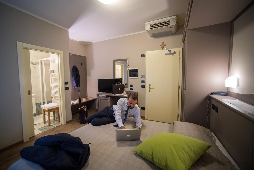 Hotel Lilla' Terlago Eksteriør bilde