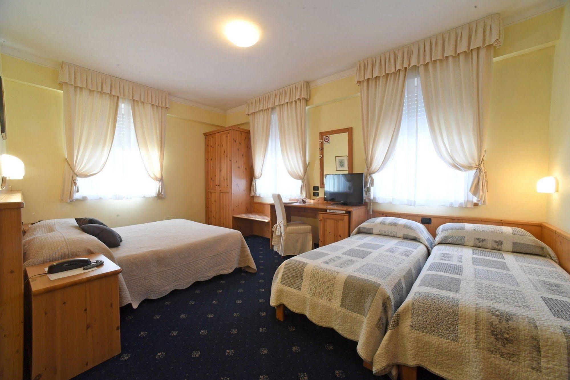 Hotel Lilla' Terlago Eksteriør bilde